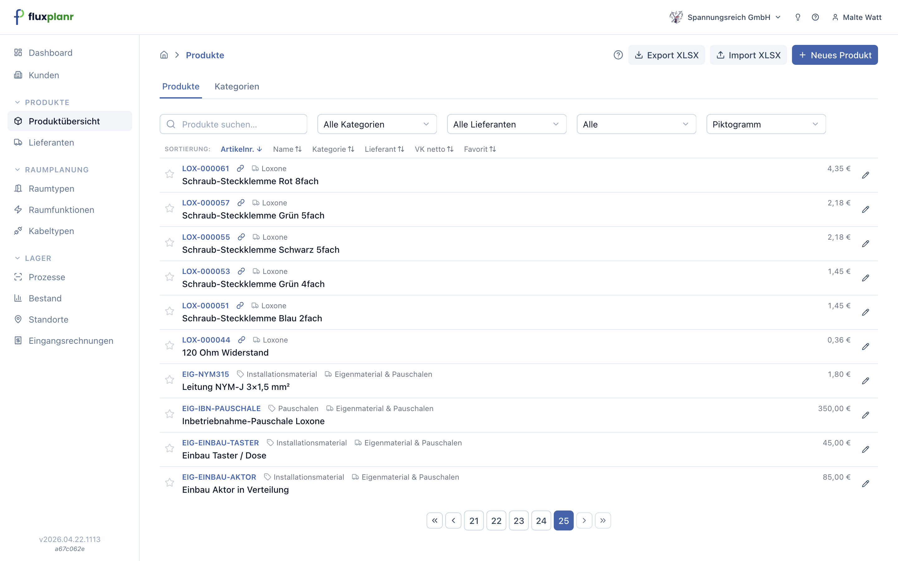 fluxplanr Produktkatalog mit Loxone-Artikeln, Link-Icons für Vorlagen-Verknüpfung und eigenen Installationsartikeln